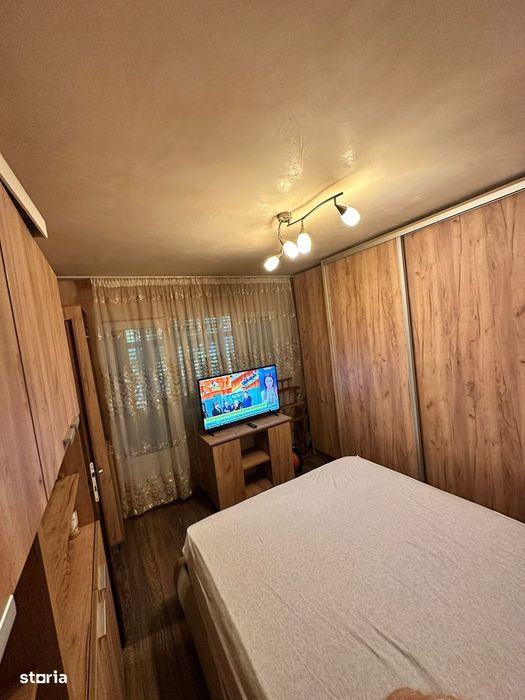 Se închiriază Apartament 2 camere nedecomandat Podul Ros bld Tutora