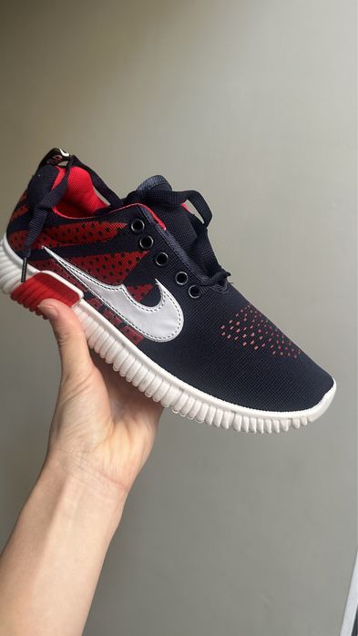 Новые кроссовки