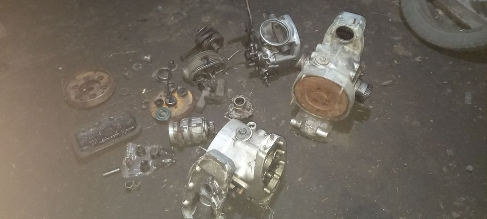 Продам запчасти на мотоцикл урал
