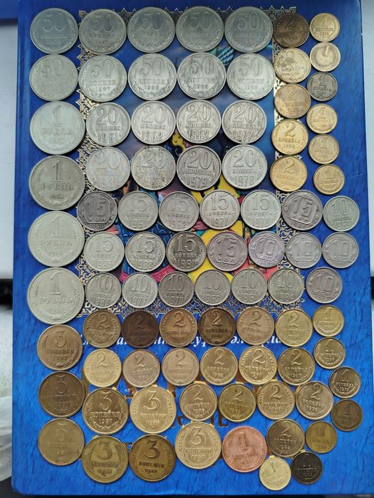 Монеты разных стран.