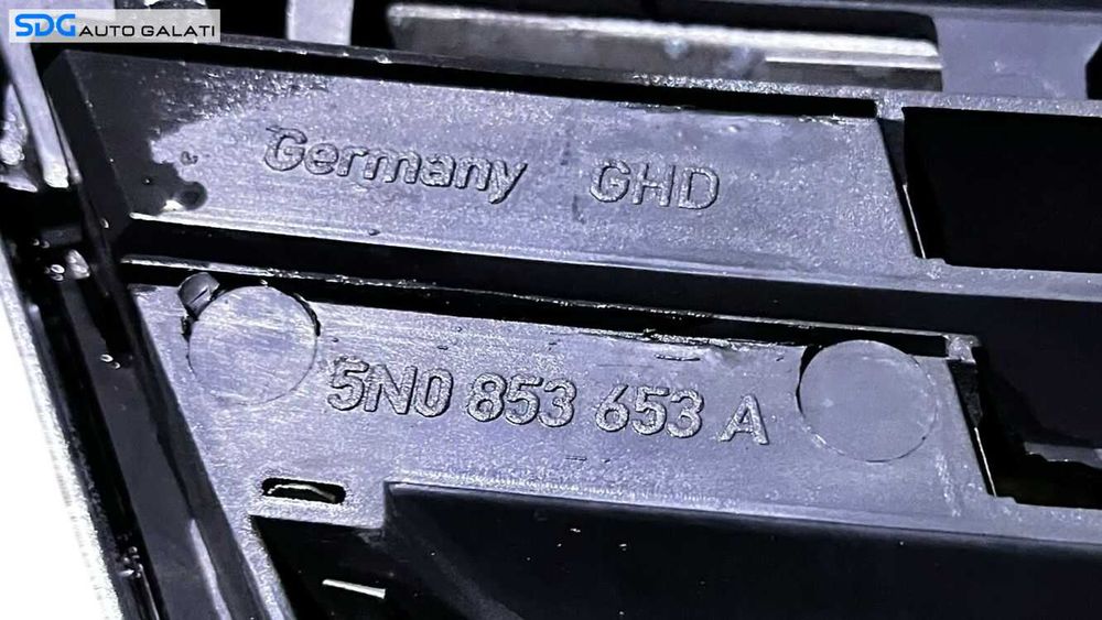 Grila Centrala cu Emblema Sigla de pe Bara Spoiler Fata Volkswagen Tiguan NFL Non Facelift 2007 - 2011 Cod 5N0853653 1K5853600 5N0853651 [L5344]