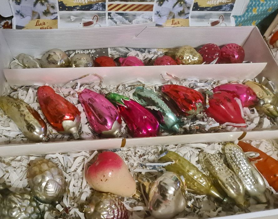 Елочные игрушки.