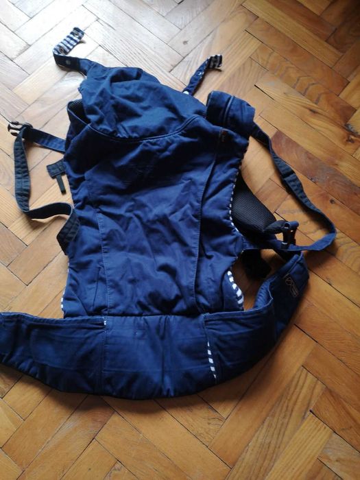 Mountain Buggy е ергономична раница за носене на бебе