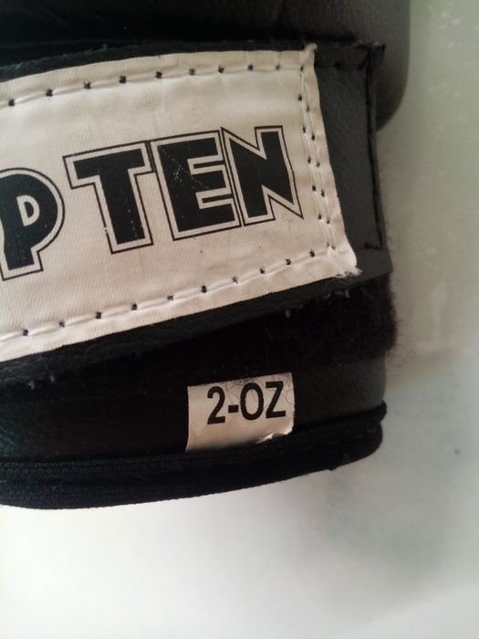 Боксёрские перчатки