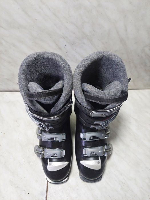 Clapari ski schi Salomon  mondo 24 corespunde mărimii 37