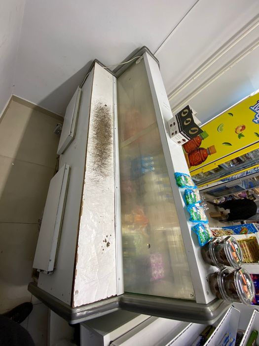 Холодилник витринный