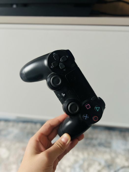 Продам пс 4 в идеальном состоянии