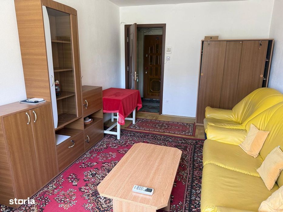Vanzare apartament 4 camere, modificat, Targoviste, micro 9, et.1