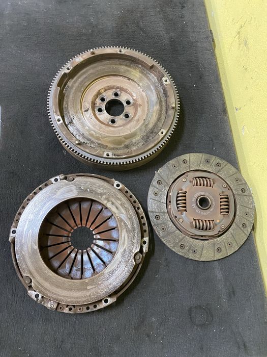 Kit Ambreaj volanta Placa Disc Vw 1.4FSI Scirocco Tiguan Pret 700 lei
