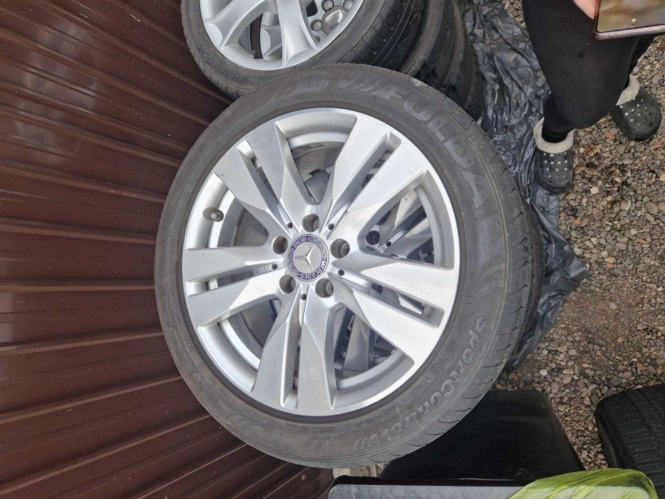 Anvelopa diferet marimi..