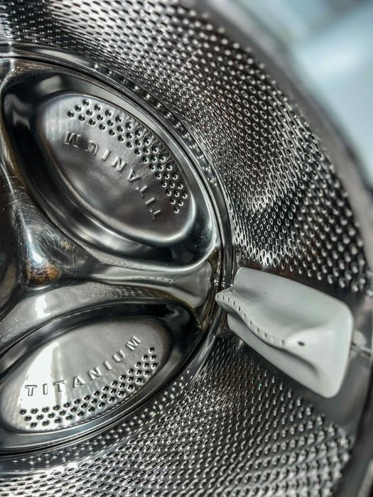 Продавам пералня със сушилня !