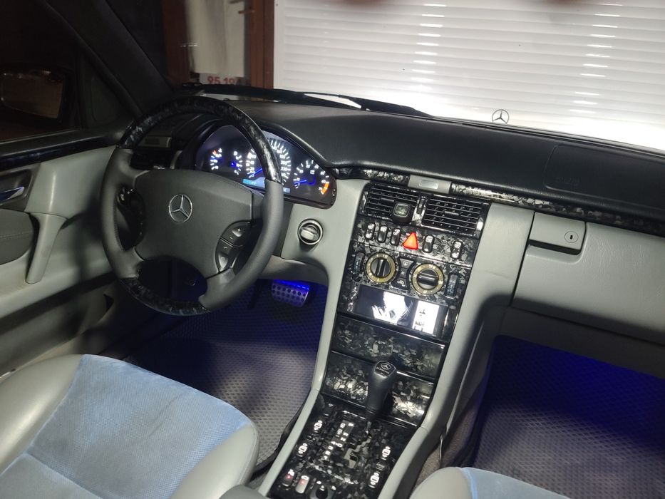 Mersades Bens w210