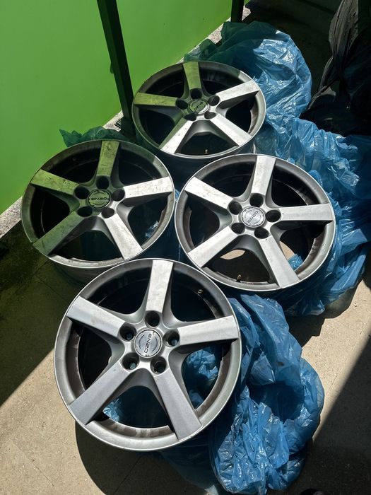 Jante Enzo 5×120 205/55/R16 de pe BMW F30
