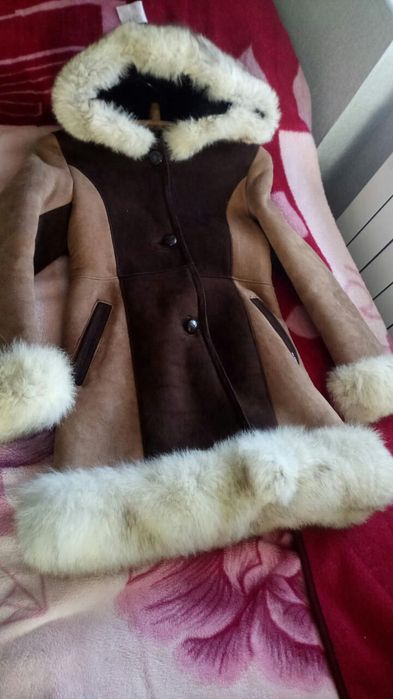 Продам дубленку детскую б/у
