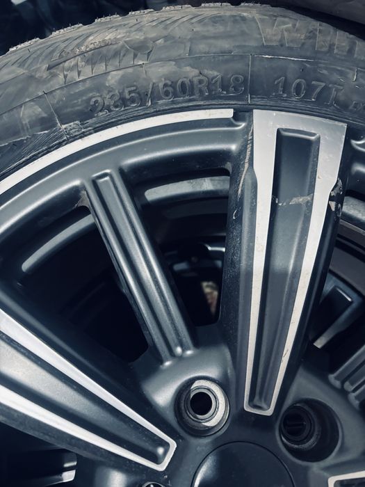 Продам комплект зимних шин