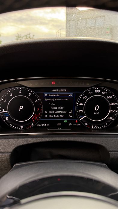 VW Golf 7.5R 2020 Full Akrapovic/Panoramic/Digital/Dynaudio/Asistenti