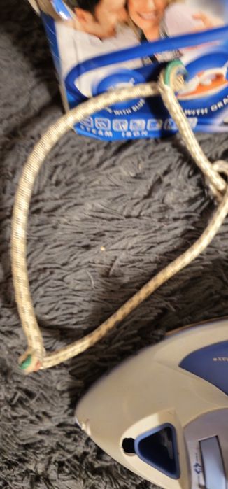 Продам утюг б/у.