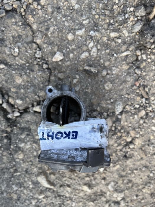 Дроселова клапа