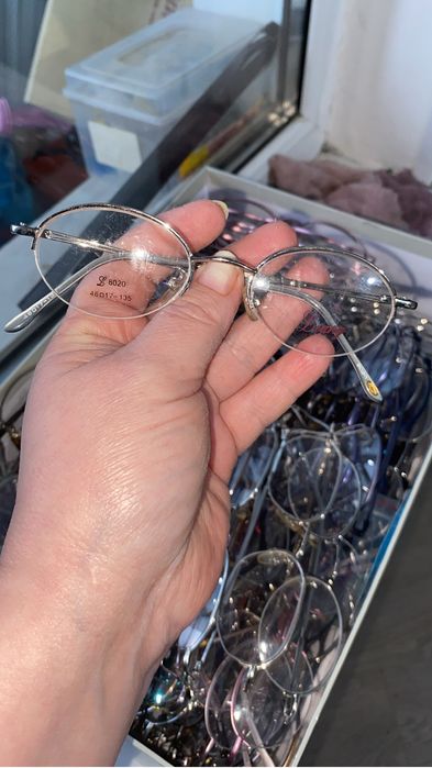Продам оправу на очки