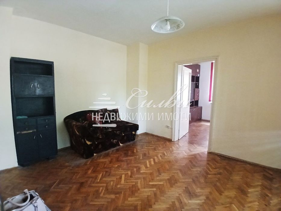 Продава се Двустаен апартамент в Шумен, Военно училище - 50 кв.м за 1581 €/кв.м - Снимка #2