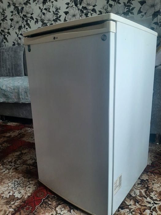 Холодильник      .