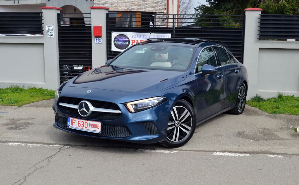 Mercedes-Benz A 180 Multibeam/Panoramic/Ambientale/Piele/Garantie 24 luni