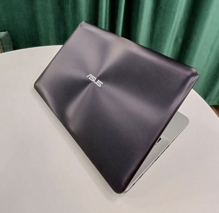 Asus core i7/8gb/ssd240/Nvidia 920 2gb