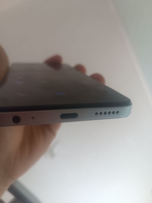 Продам телефон TECHNO SPARK GO 2024