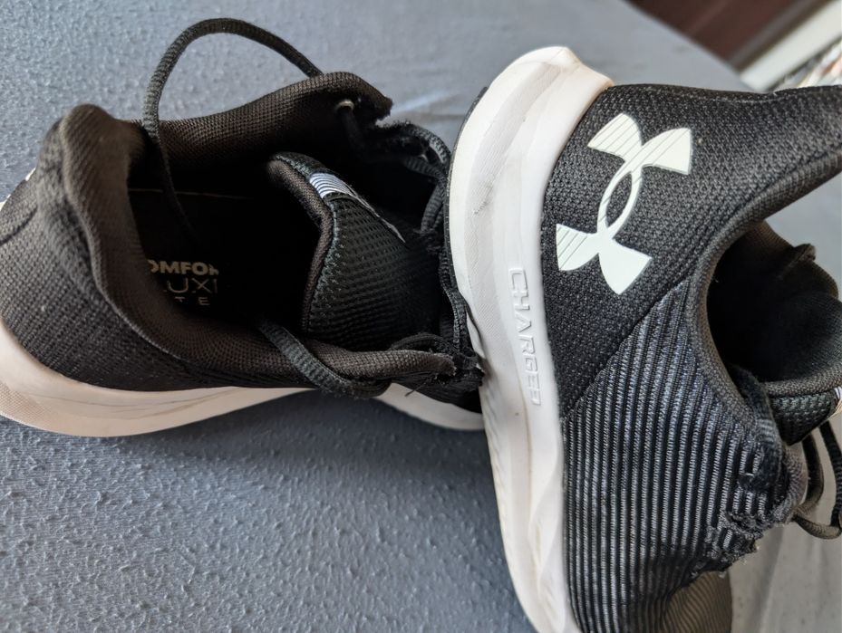 Adidași under armour