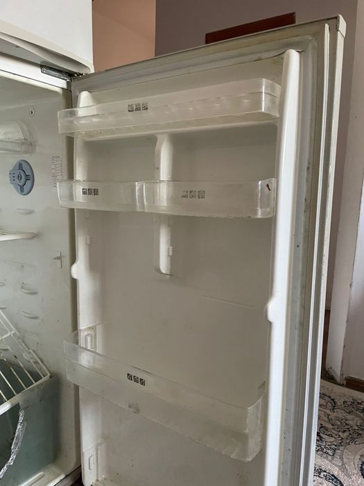 Продается холодилник самсунг в рабочем састояний