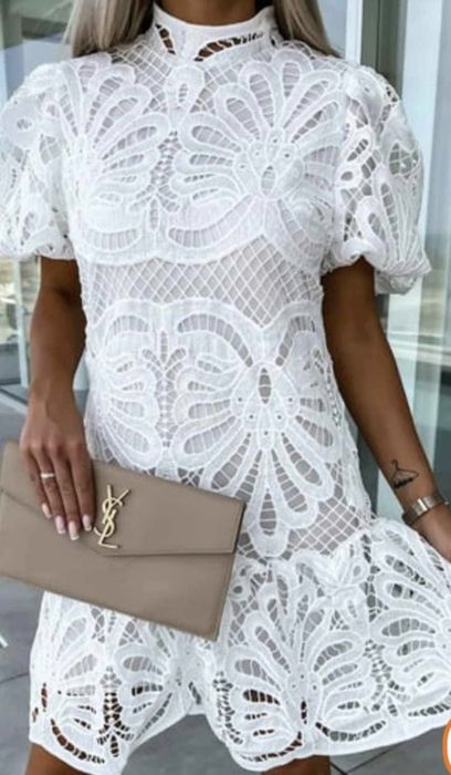 Бяла дамска рокля Универсален размер със дантели!