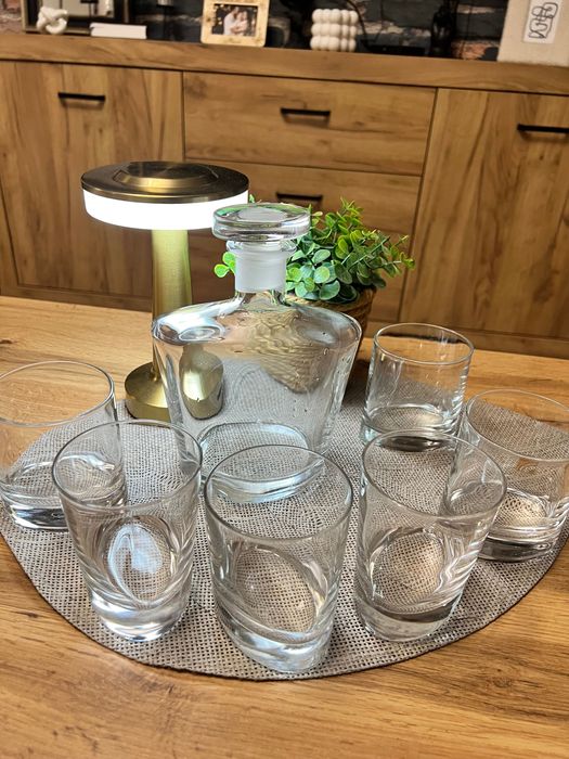 Комплект от шест чаши и гарафа за Whikey