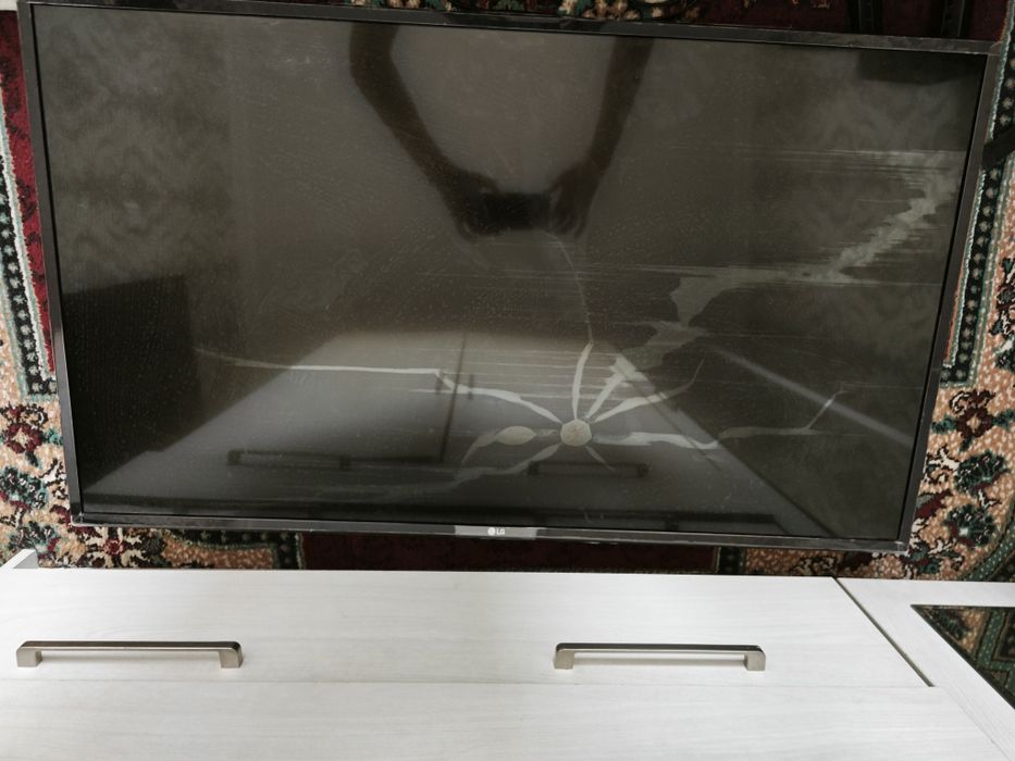 Телевизор LG на запчасти