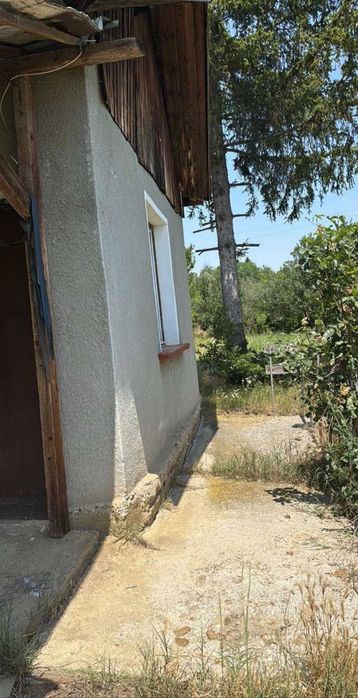 Вила с двор 3 дка ,Севлиевски лозя