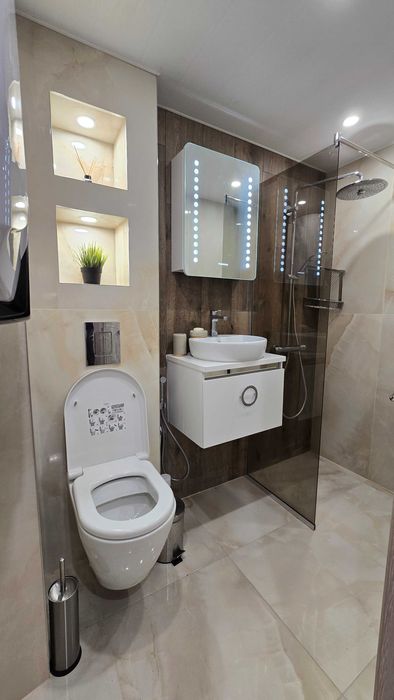 Дава се под наем Тристаен апартамент в Варна, ВИНС - 65 кв.м за 714 € - Снимка #6