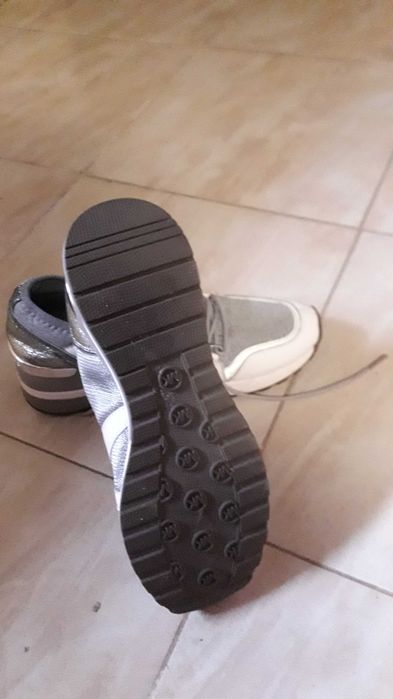 Vand adidas Michal Kors.