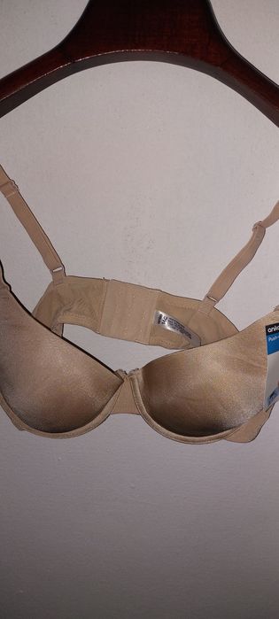 Sutiene diverse mărimi noi