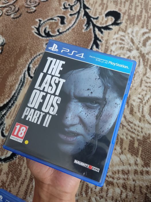 Playstation 4 pro 18 дисков и три джойстика