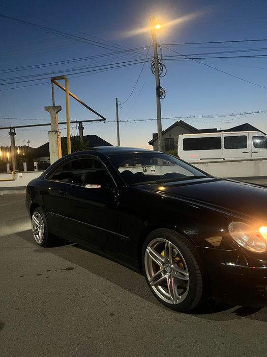 Vând Mercedes CLK