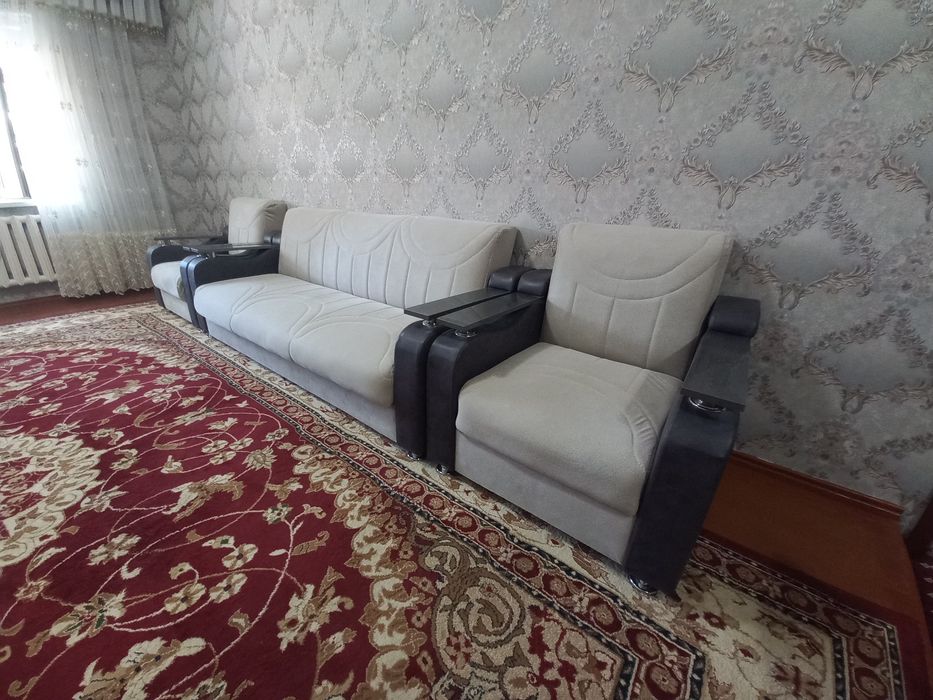 Диван и кресла. Для гостиной