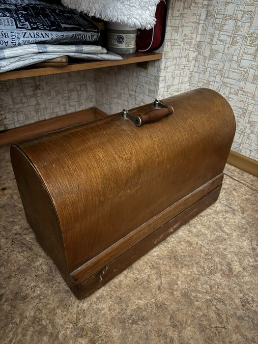 Продам швейную машинку