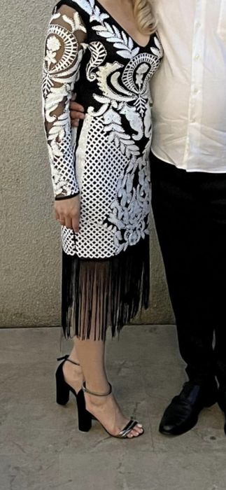 Rochie cu franjuri si paiete
