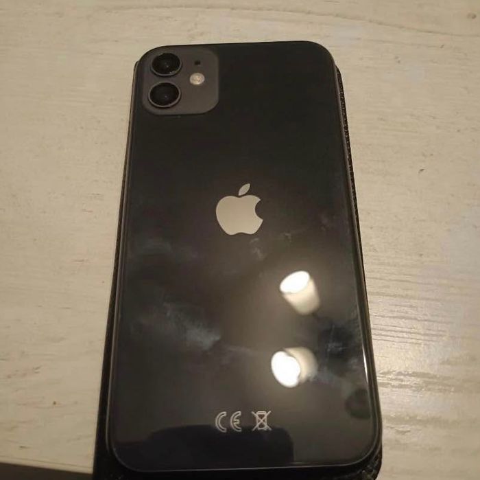 Vând iPhone 11 64 gb
