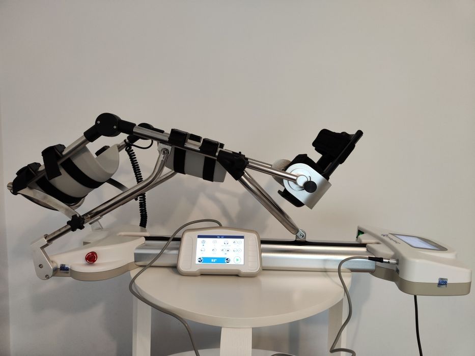 Aparat Kinetec / Ortoflex L2 pentru recuperarea genunchiului