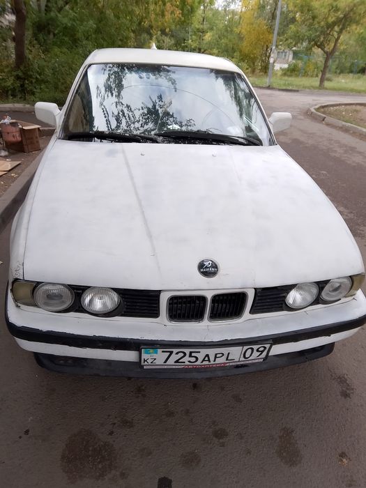 Продам машину BMW 520