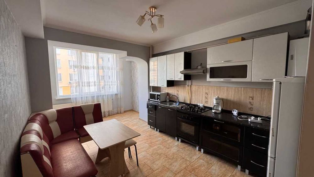 Дава се под наем Двустаен апартамент в София, Бенковски - 64 кв.м за 348.84 € - Снимка #2