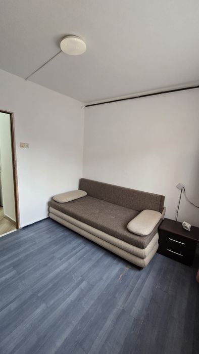 Vînd garsoniera central