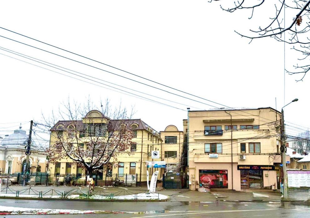 Inchiriez spatiu comercial (156mp- mansarda)