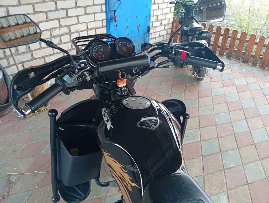 Мотоцикл Suzuki GSX 200