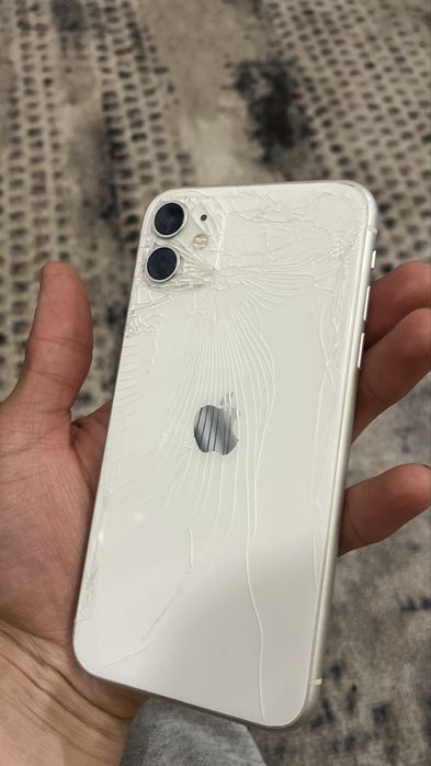 Айфон 11 128гб.